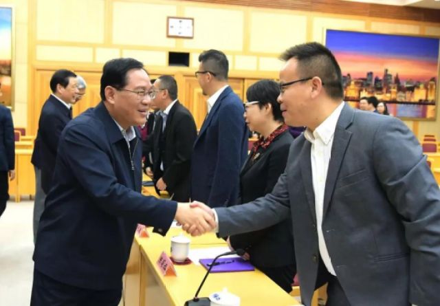 2018上海民营经济_上海易贝籽健康公司联合协办2018中国民营经济华西峰会(3)