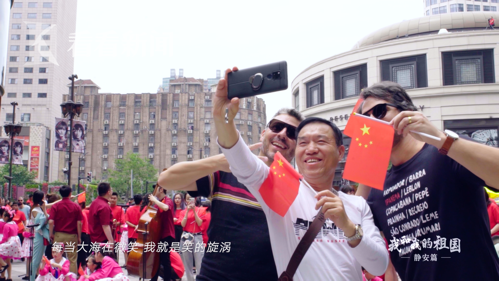 视频｜两处地标同一首歌 静安快闪为党送上生日祝福