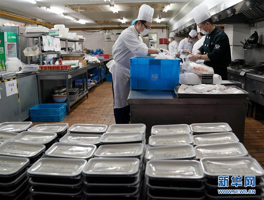 （聚焦疫情防控）（1）上海：老字號餐館改做盒飯 助力復工人員“安心午餐”