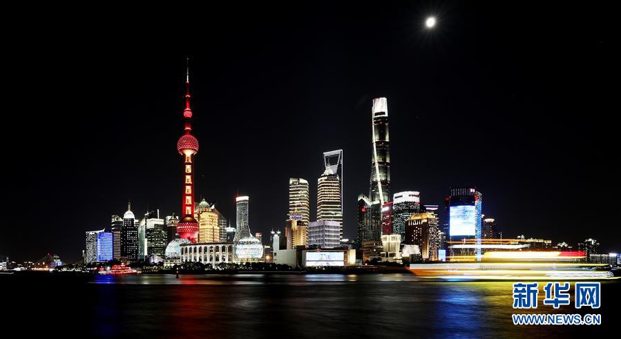 （社會）（2）上海：燈光璀璨迎佳節