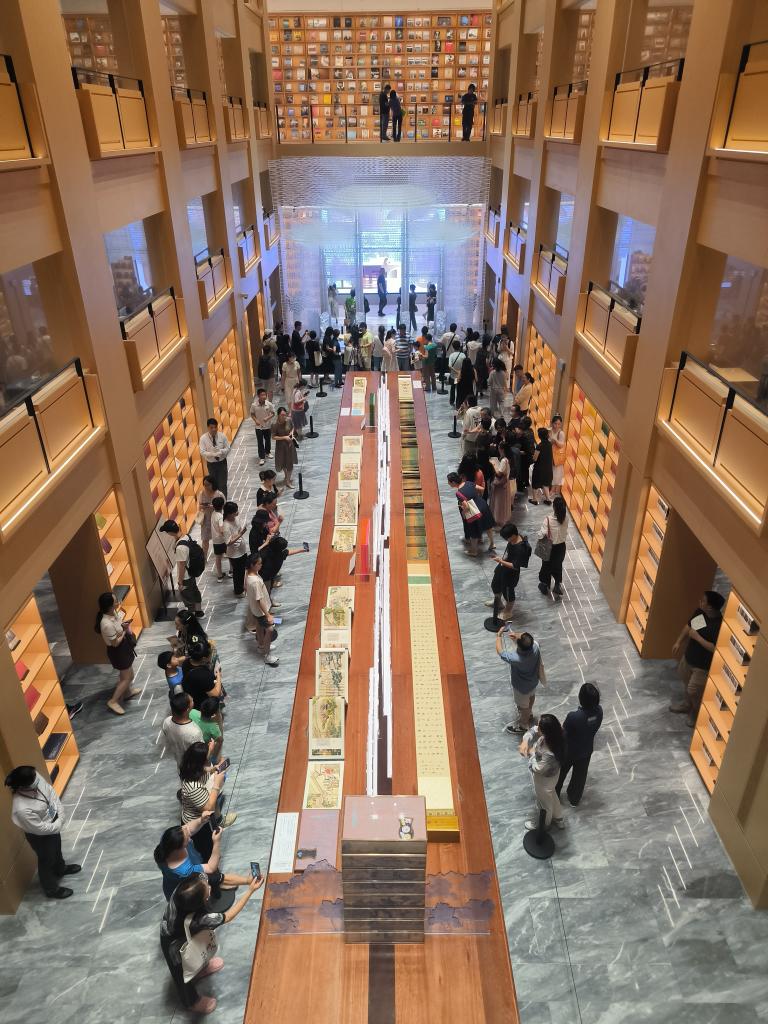 上海书展徐汇分会场:寻光而读 千姿百态