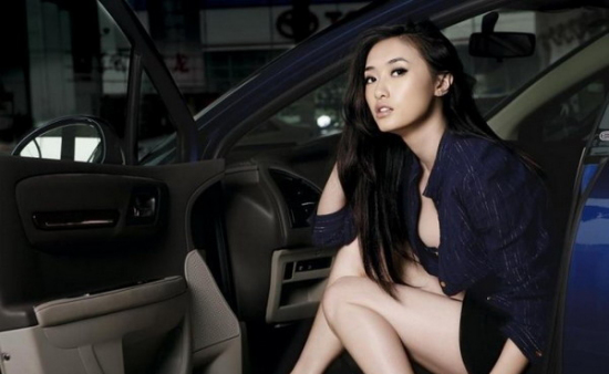 香车美女火辣<em>诱惑</em>的性感写真_新华网上海频道