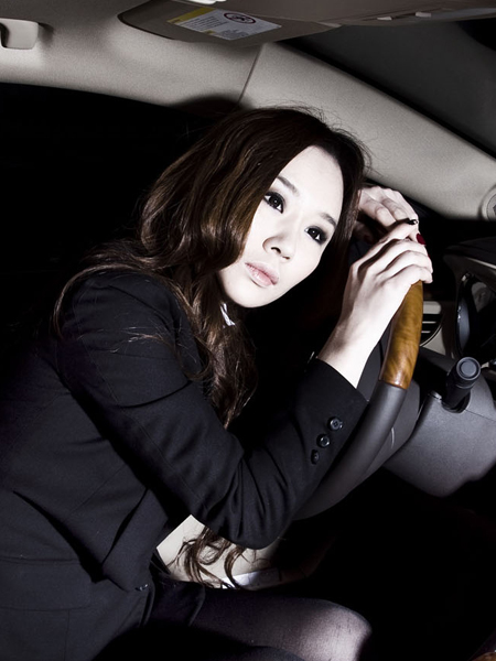 制装<em>黑丝</em>白领<em>美女</em>_新华网上海频道_图片