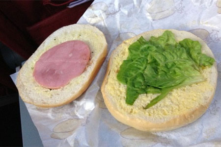  网友吐槽 奇葩 飞机餐 太糟糕-新华网