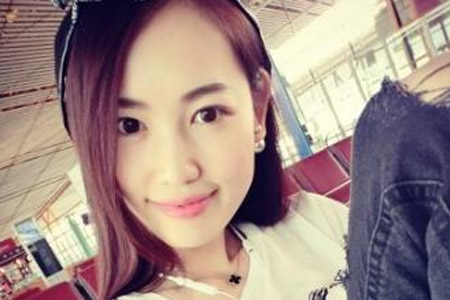  王宝强娇妻晒美照  唇红肤白 揭马蓉家庭背景-新