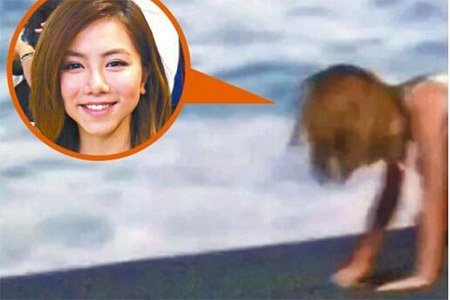  邓紫棋穿高跟摔倒  盘点明星摔倒出糗瞬间-新华