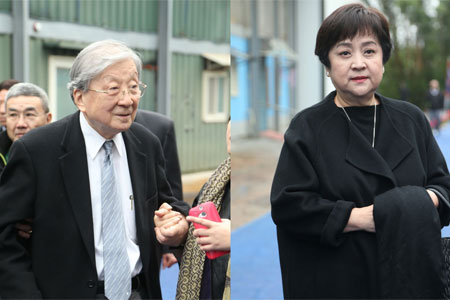 组图: 柯俊雄追思会举办  李行甄珍到场纪念-新华