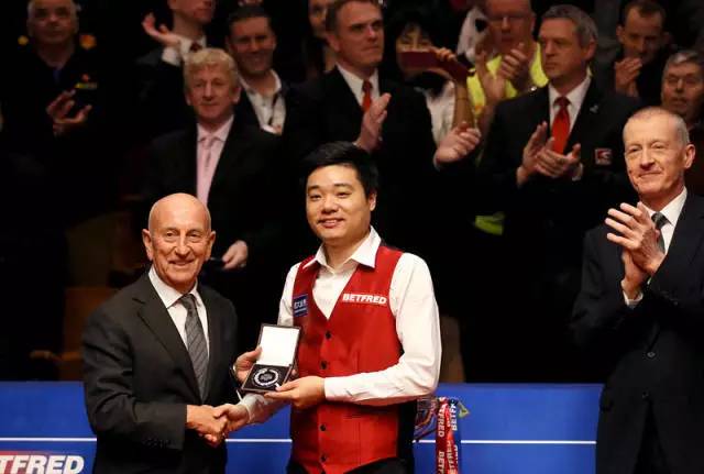 丁俊晖获世锦赛亚军 其妻APPLE怎么发朋友圈