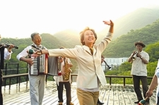 松江首个大型高端养老社区亮相 老人入住需缴纳上百万元？