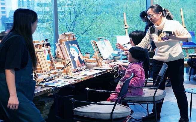 假日書店讀者多