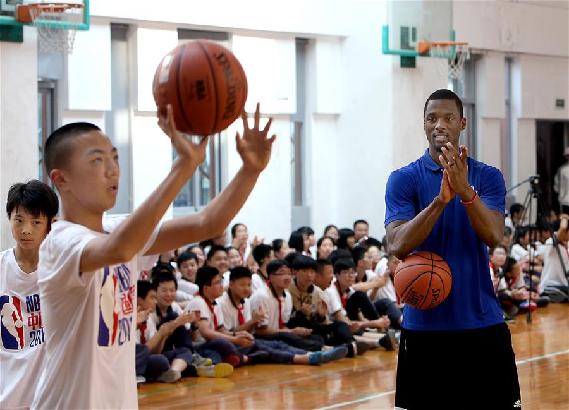 籃球&mdash;&mdash;NBA球員校園授藝