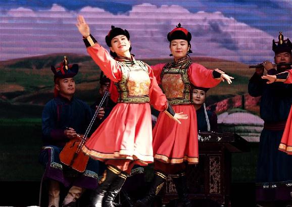 烏蘭牧騎亮相上海大世界