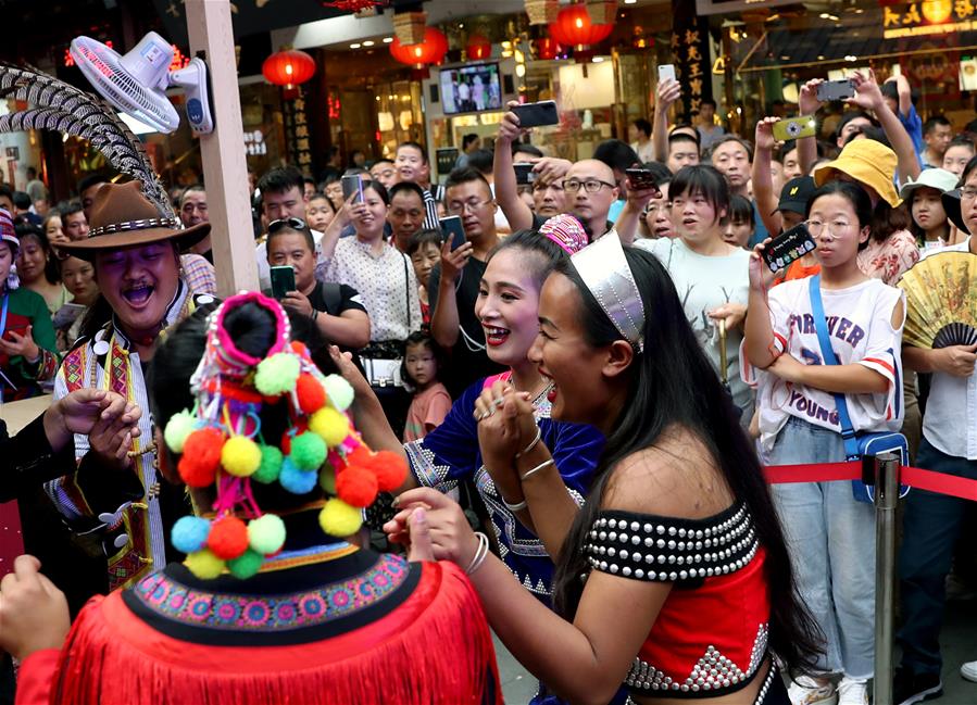 上海：雲南昆明風情展演亮相豫園