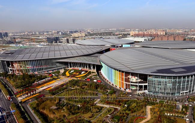 進博之光輝耀世界——寫在第二屆中國國際進口博覽會開幕之際