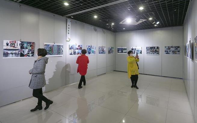 上海闵行举行“战疫”主题摄影展
