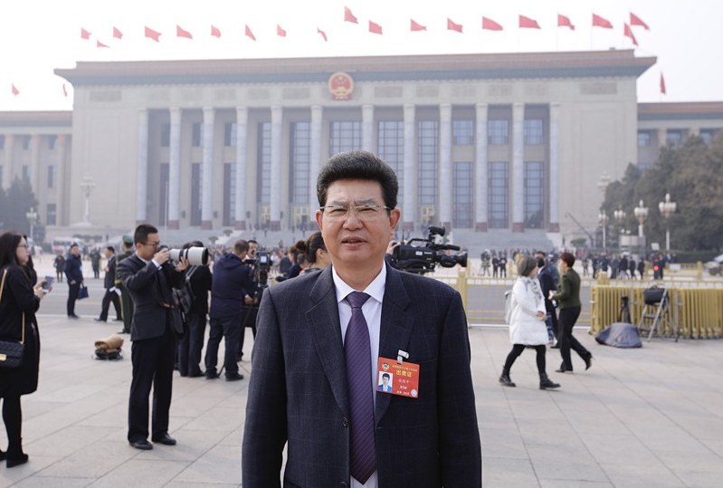 苏宁环球集团董事长张桂平出席2019全国两会现场