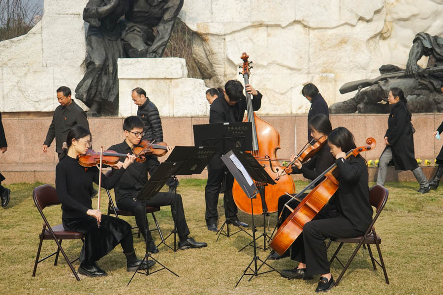 上海龙华烈士陵园以音乐缅怀英烈