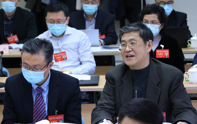 直击上海“两会”政协委员分组讨论现场