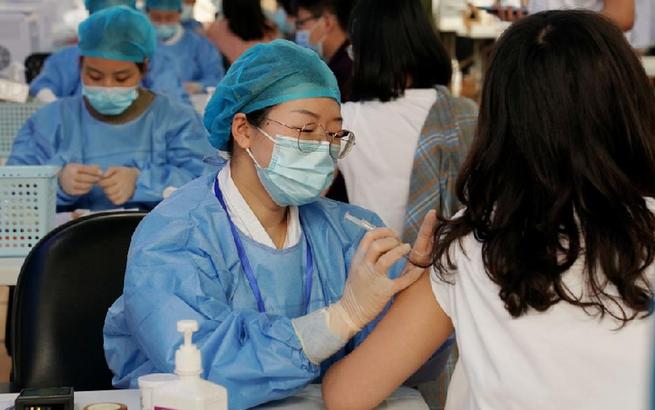 上海稳妥有序推进高校师生新冠疫苗接种